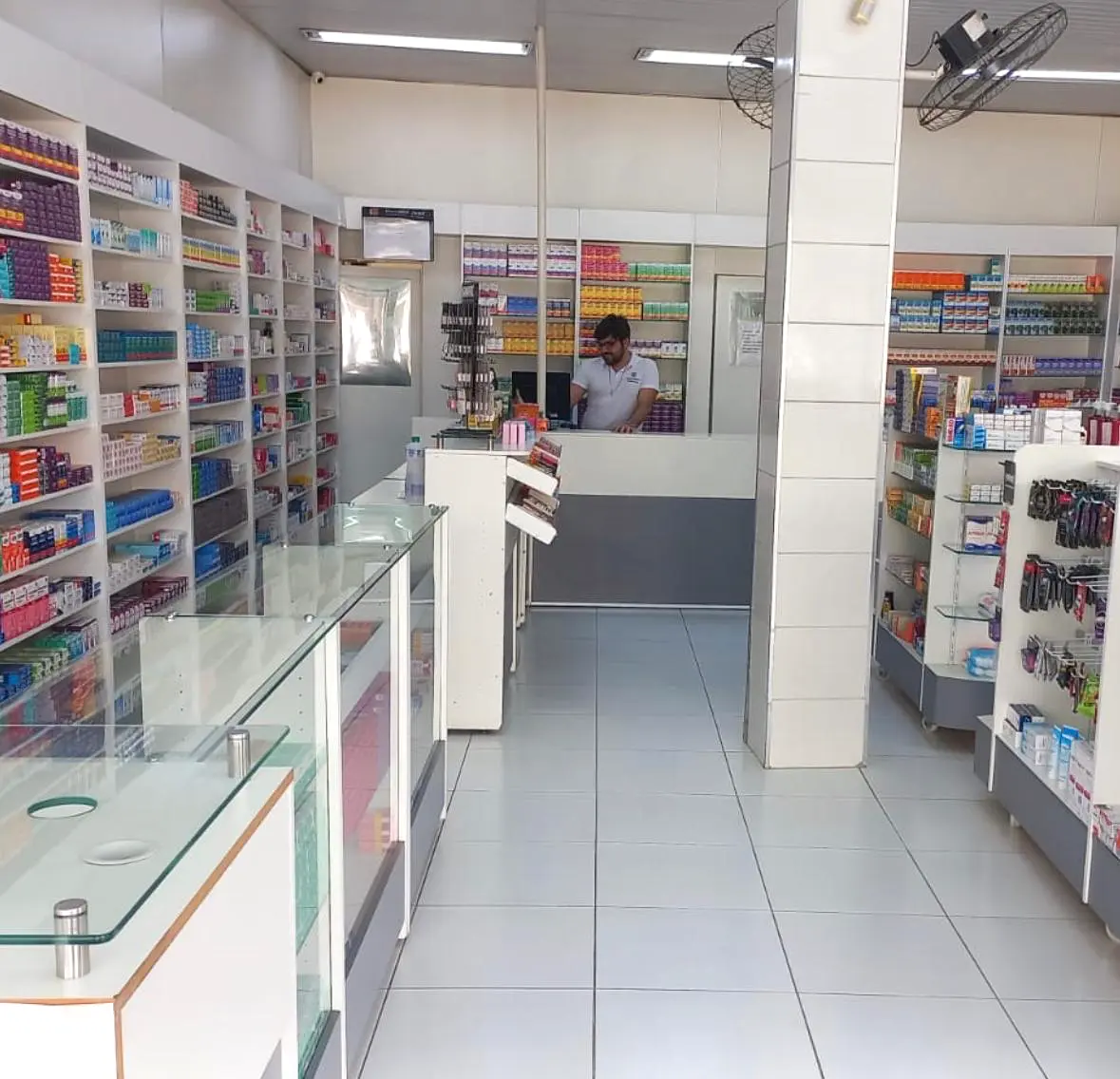 Balcão de atendimento real da Droga Mater Vergueiro